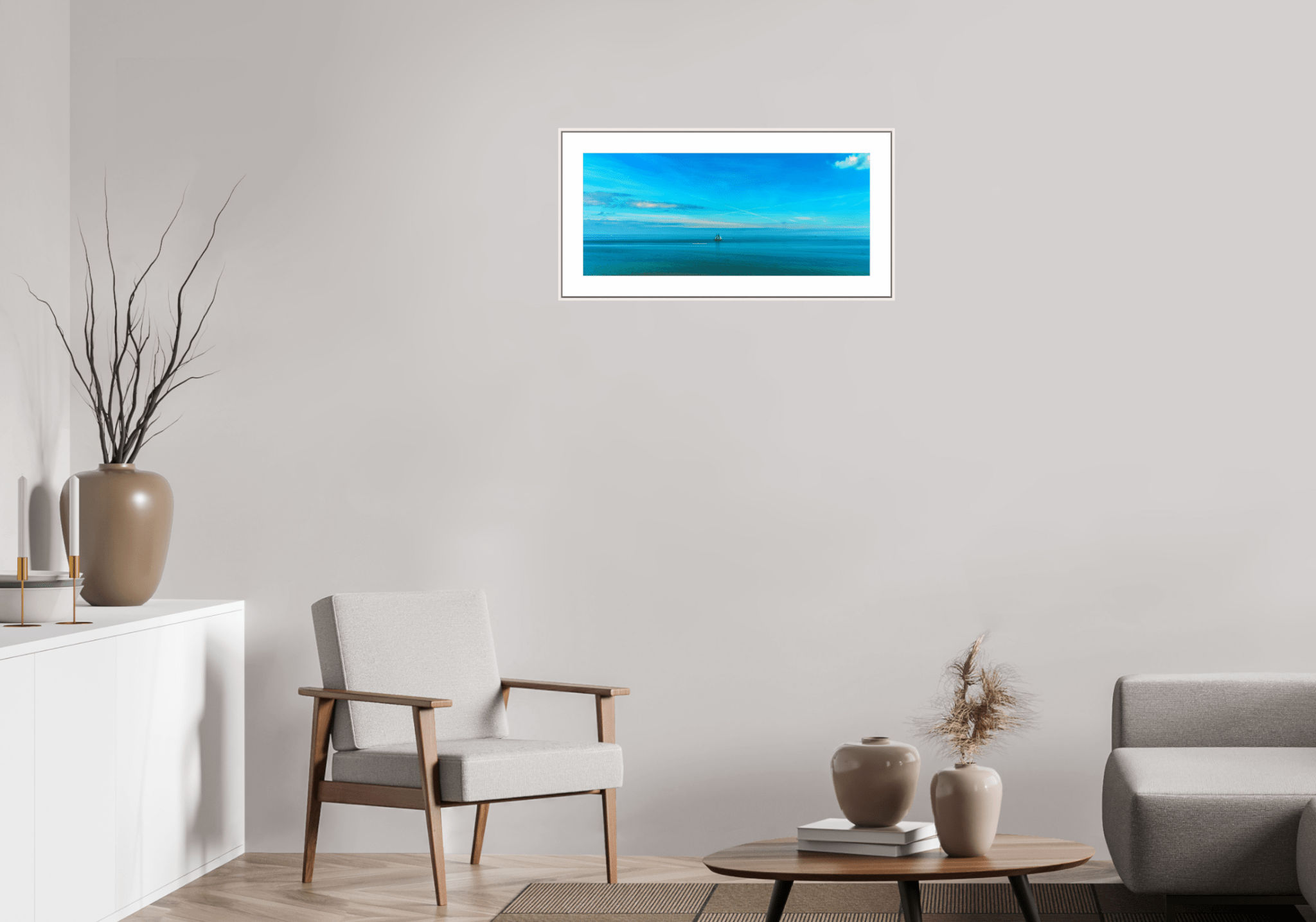 Ein Segelschiff am Horizont im endlosen Blau - byberg.photo